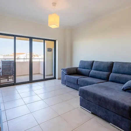 Modern & Bright 2 Bdr By Lovelystay *