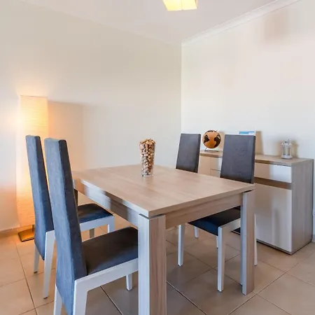 Apartment Modern & Bright 2 Bdr By Lovelystay